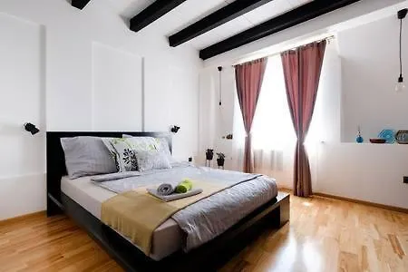 شقة Svetogorska Tri *